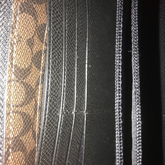 Coach accordion zip around wallet - Picture 2 of 5